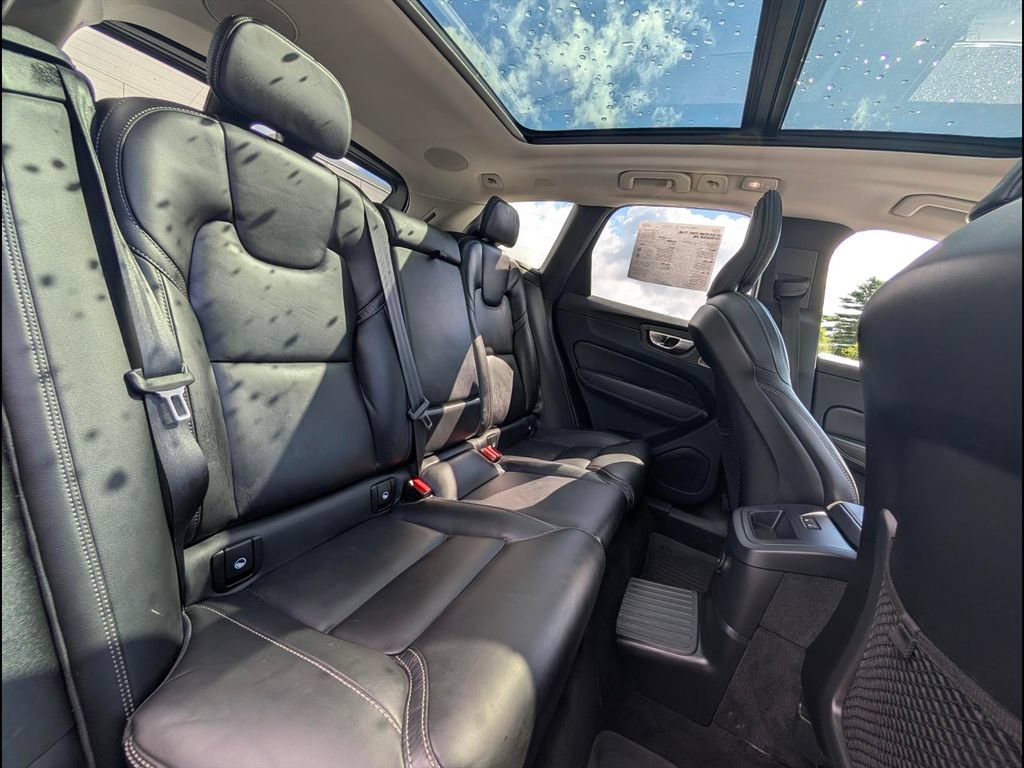 Certified 2023 Volvo XC60 T8 Ultimate w/ Climate Package AWD/4WD image 18