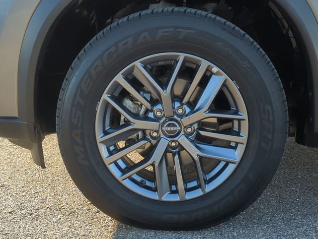 Used 2024 Nissan Rogue S image 10