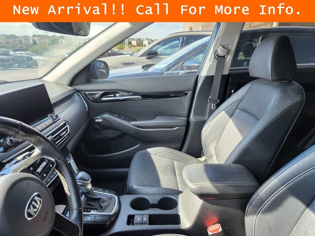 Used 2021 Kia Seltos SX w/ SX Sunroof Package AWD/4WD image 10