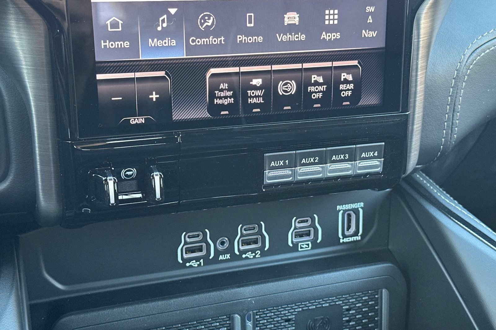 New 2026 RAM 2500 Rebel w/ Rebel Level 2 Equipment Group AWD/4WD image 19