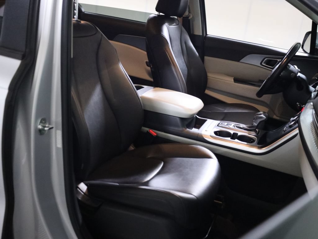 Used 2022 Kia Carnival LX FWD image 62