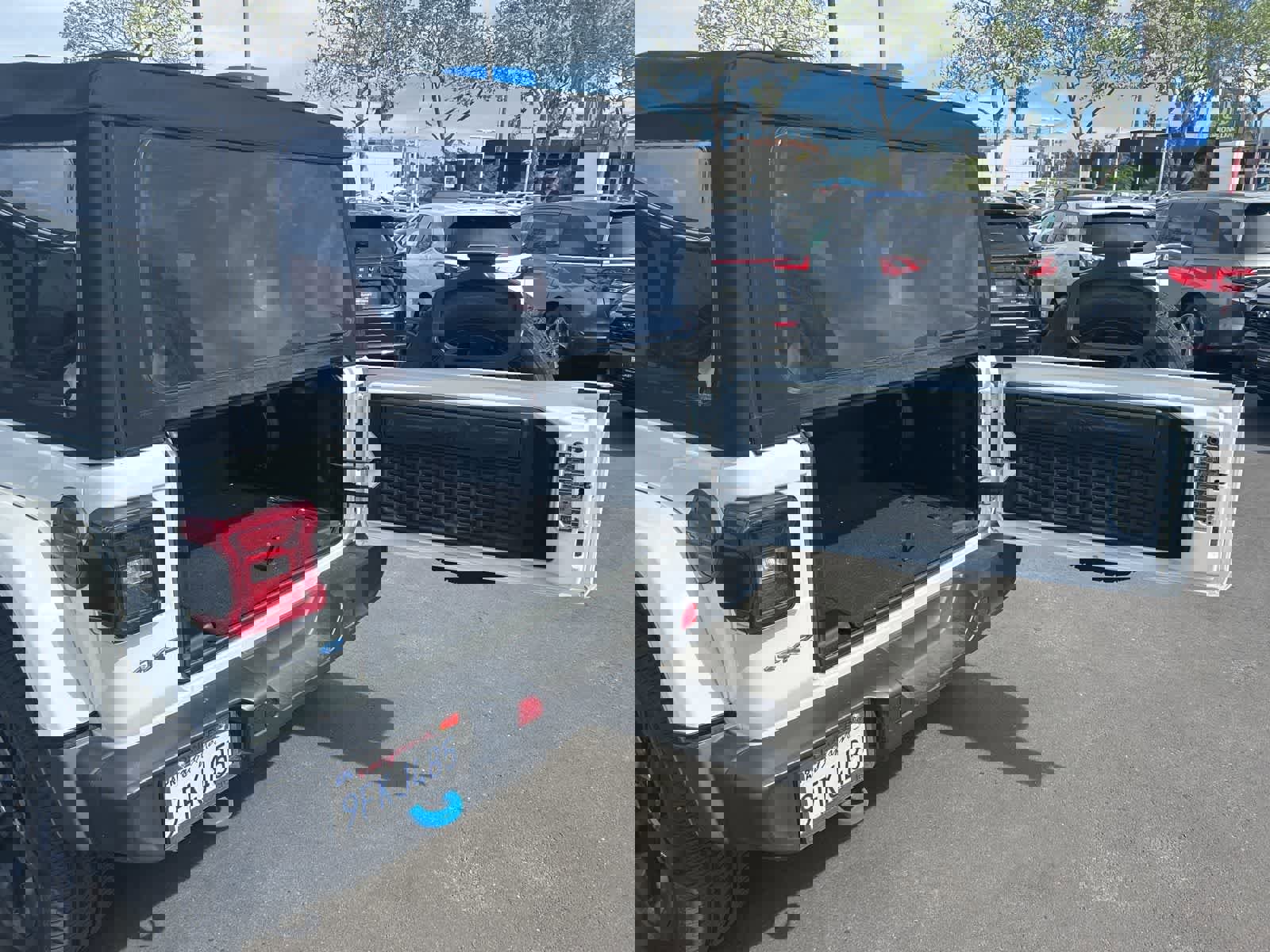 Used 2023 Jeep Wrangler Sahara image 36