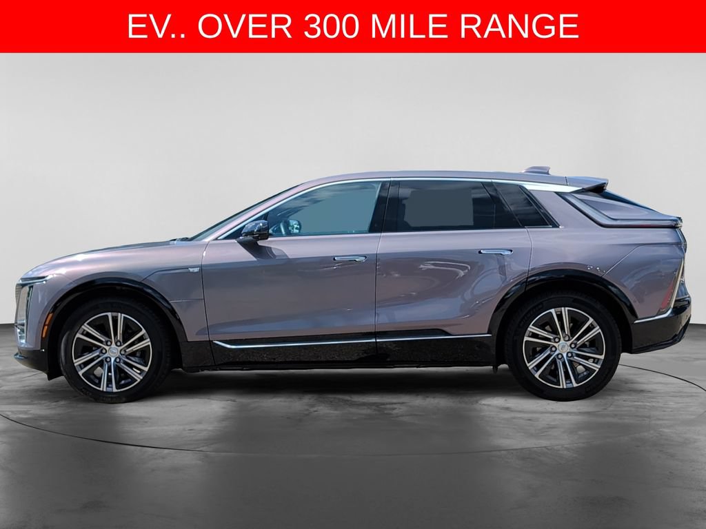 Used 2024 Cadillac Lyriq Luxury w/ LPO, Floor Liner Package AWD/4WD image 4