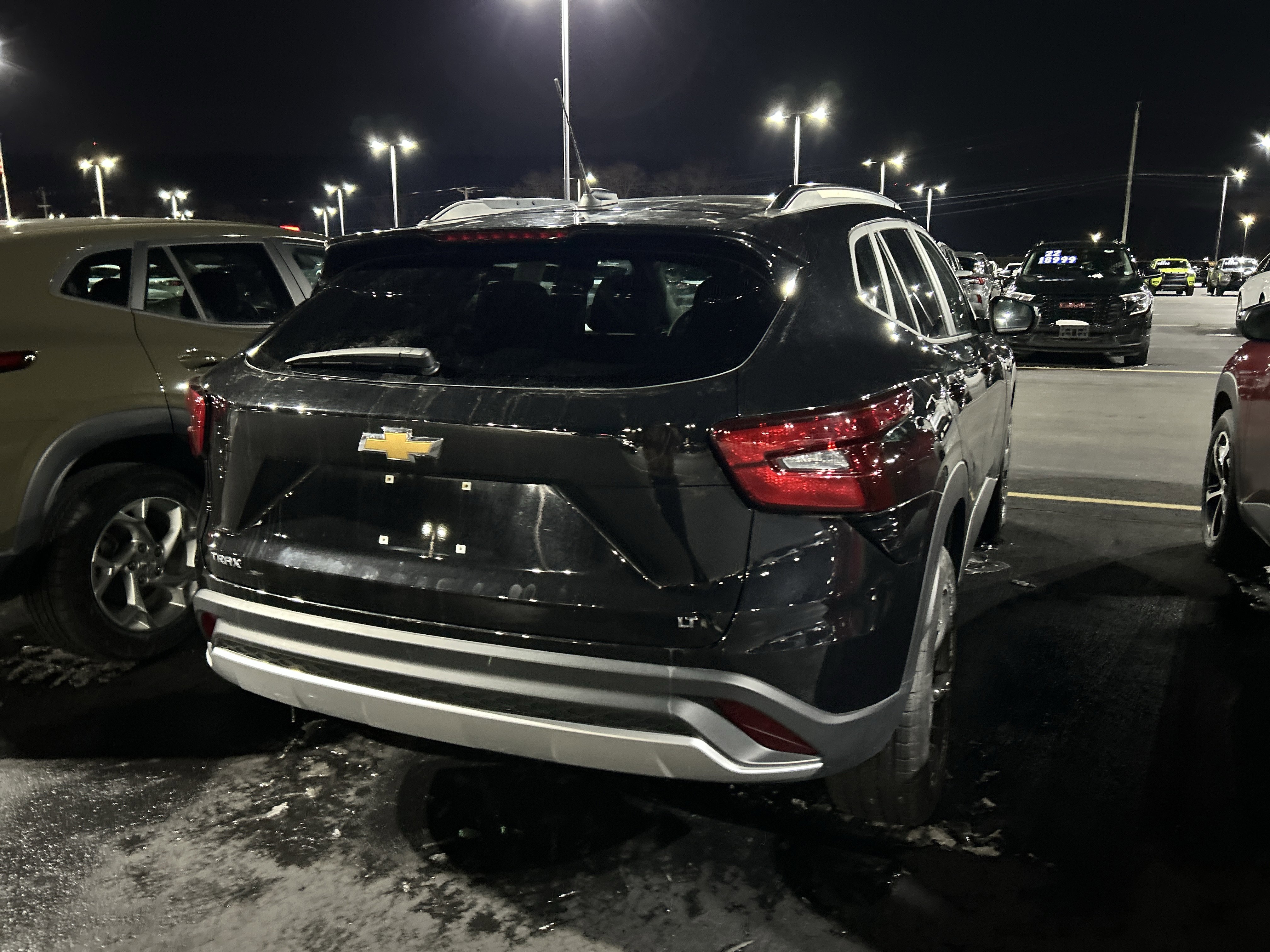 Used 2024 Chevrolet Trax LT FWD image 7