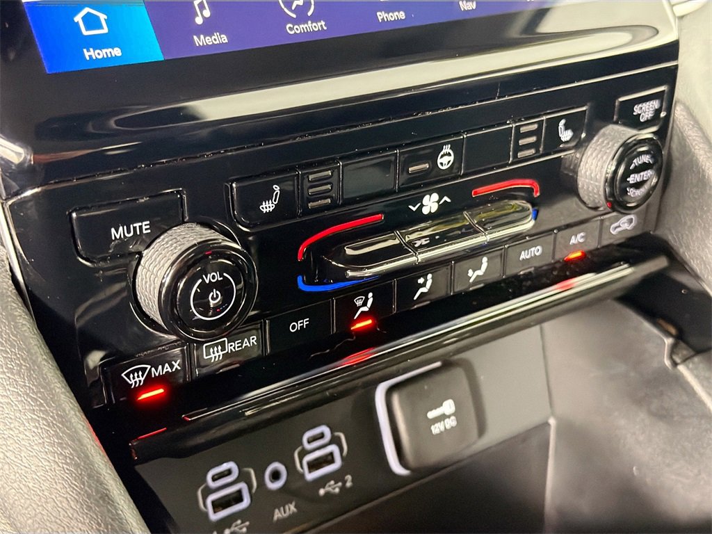 Used 2023 Jeep Grand Cherokee Limited image 15