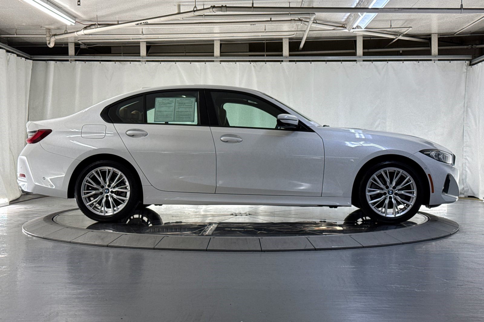 Used 2023 BMW 330i Sedan w/ Parking Assistance Package RWD image 7