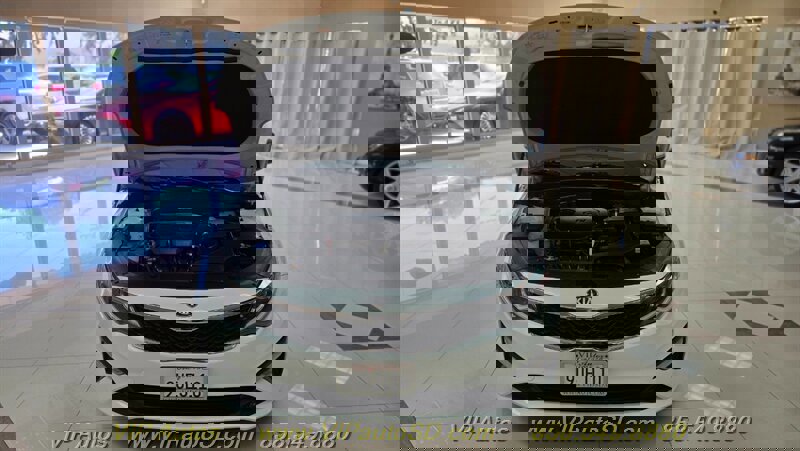 Used 2020 Kia Optima LX image 10