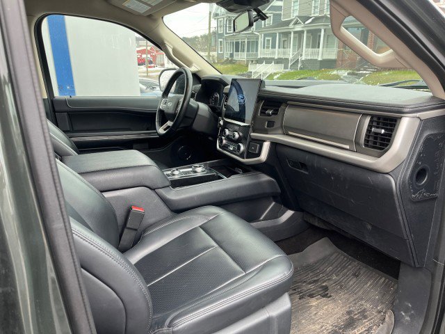 Certified 2023 Ford Expedition Max XLT image 5