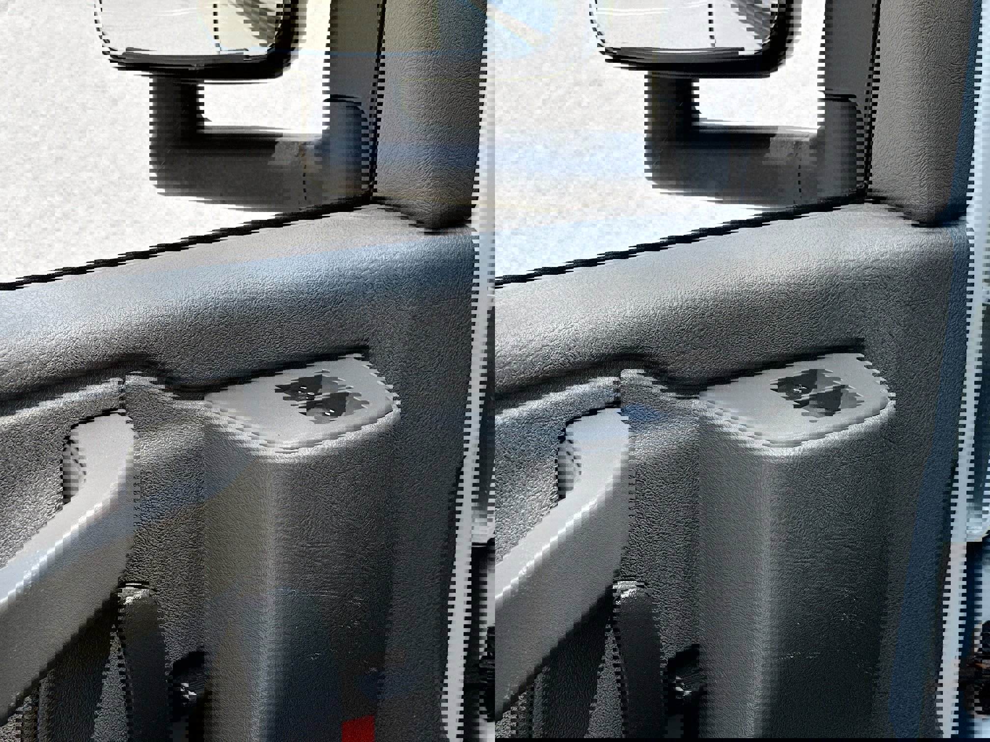 Used 2022 GMC Savana 3500 w/ Power Convenience Package image 16