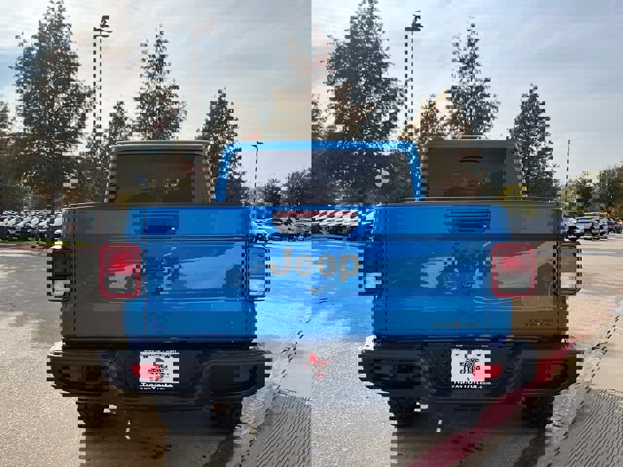 Used 2025 Jeep Gladiator Sport image 7