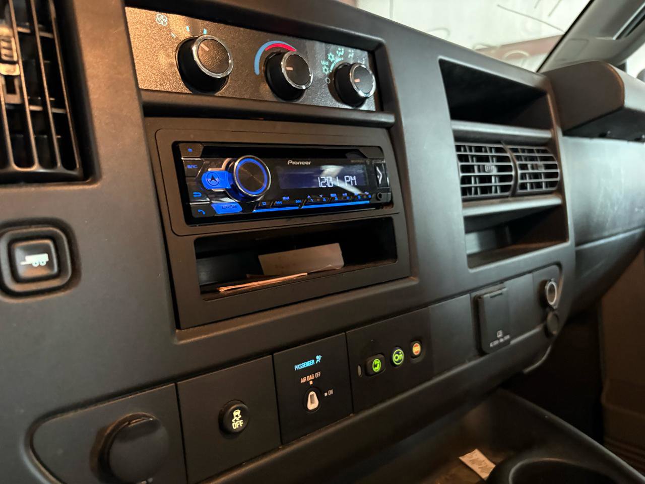 Used 2019 Chevrolet Express 2500 w/ Driver Convenience Package image 11