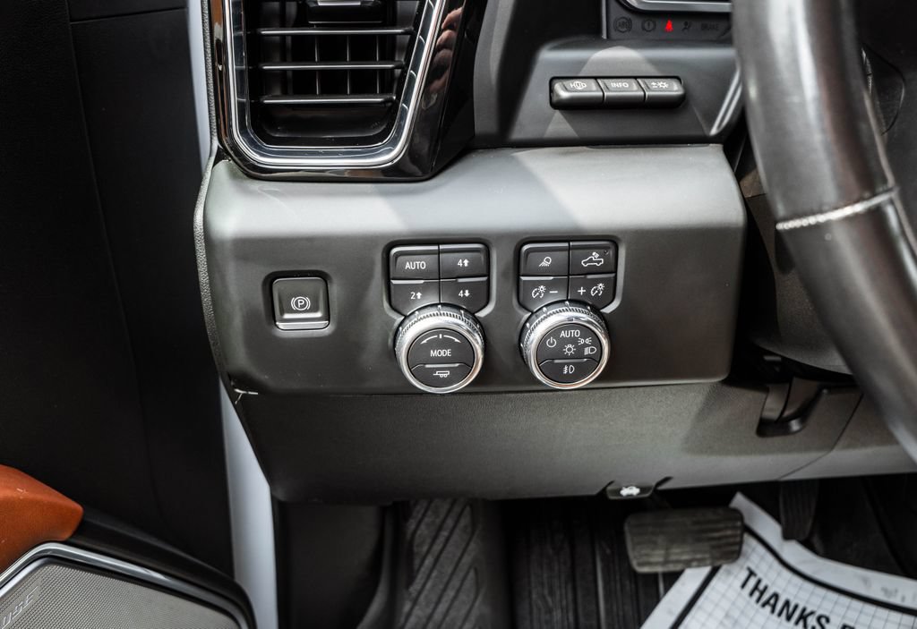 Used 2024 GMC Sierra 2500 Denali Ultimate AWD/4WD image 19