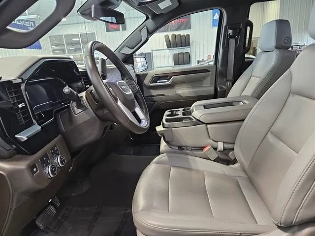 Used 2024 GMC Sierra 1500 SLT image 10