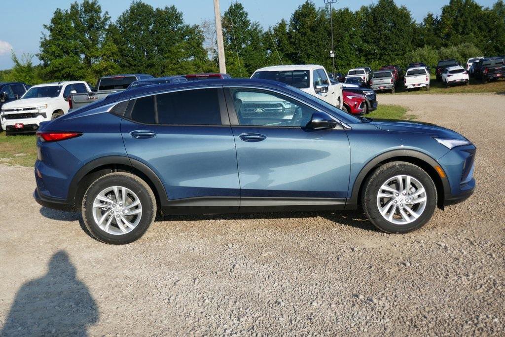 New 2025 Buick Envista Preferred image 2