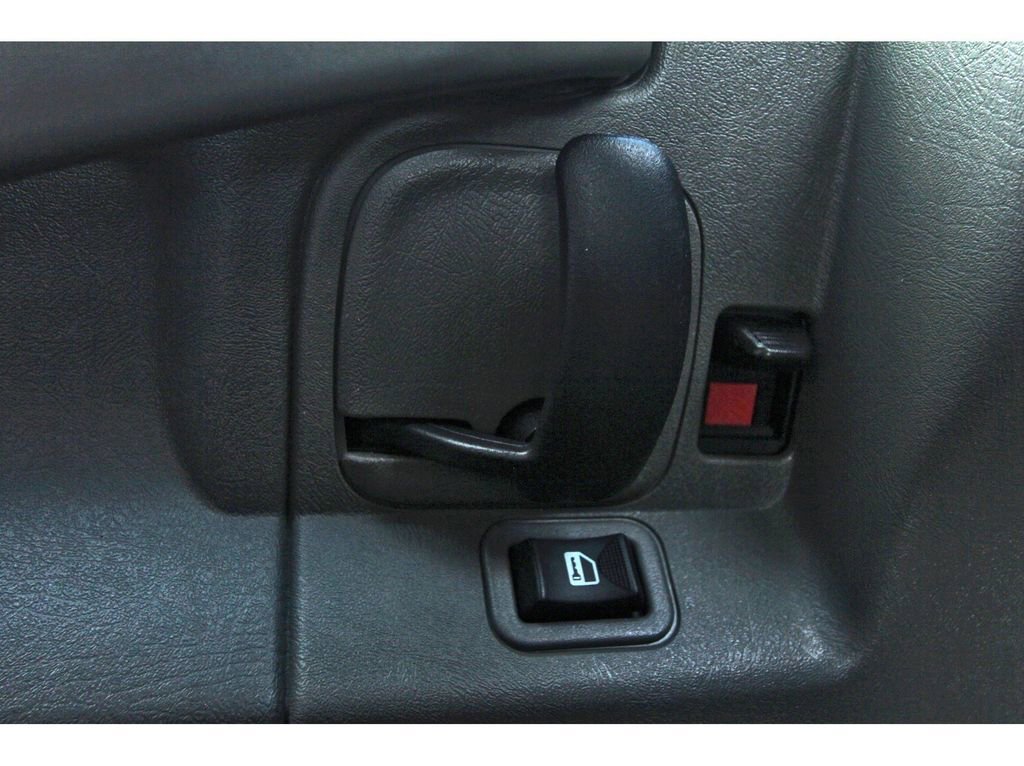 Used 2024 GMC Savana 2500 w/ Driver Convenience Package image 25