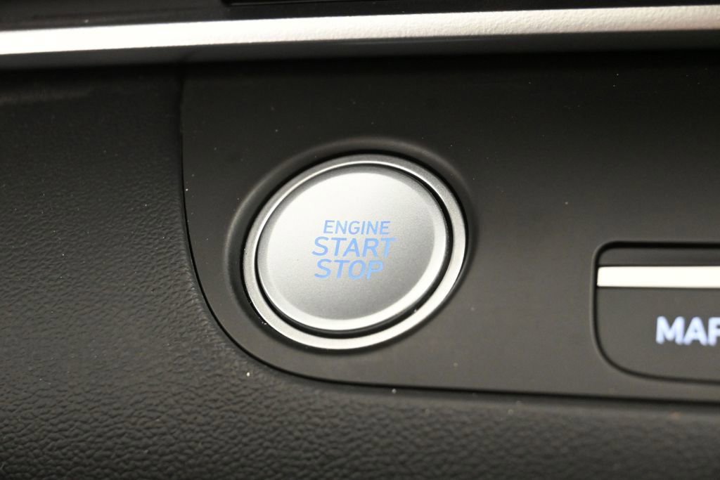 Used 2023 Hyundai Elantra SEL w/ Convenience Package FWD image 14
