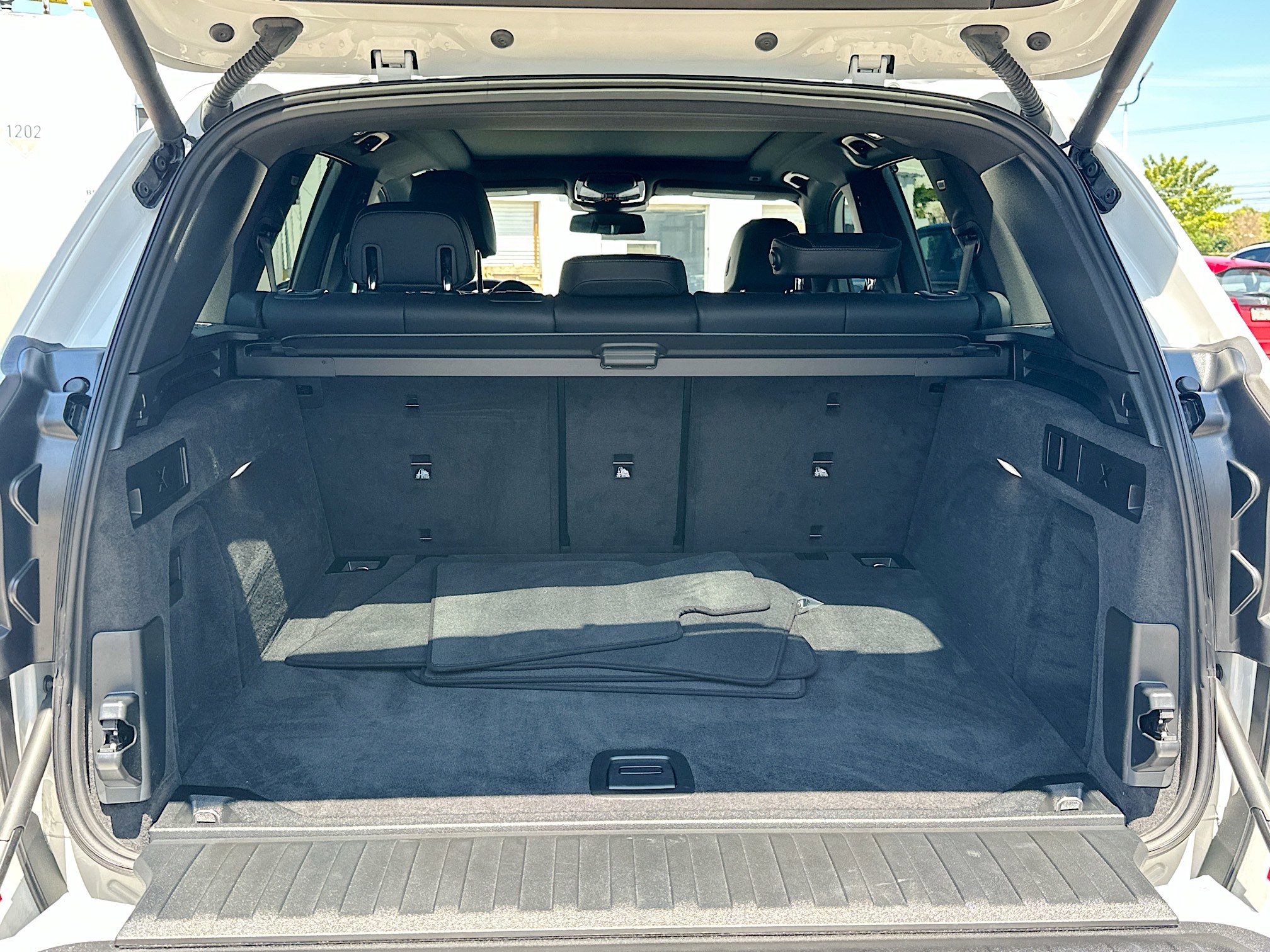 Used 2026 BMW X5 xDrive40i w/ Executive Package image 28