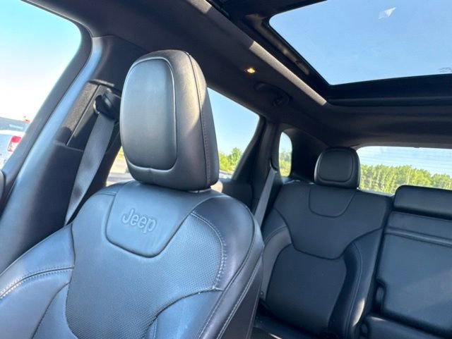 Used 2019 Jeep Cherokee High Altitude AWD/4WD image 32
