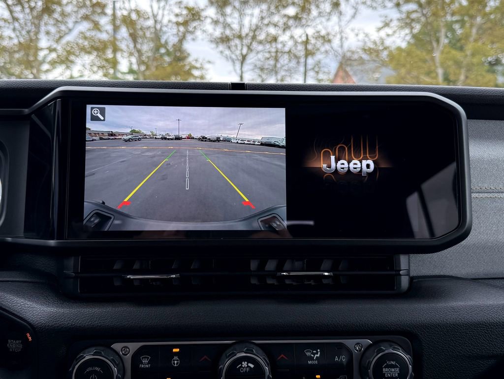 Used 2024 Jeep Gladiator Sport image 18