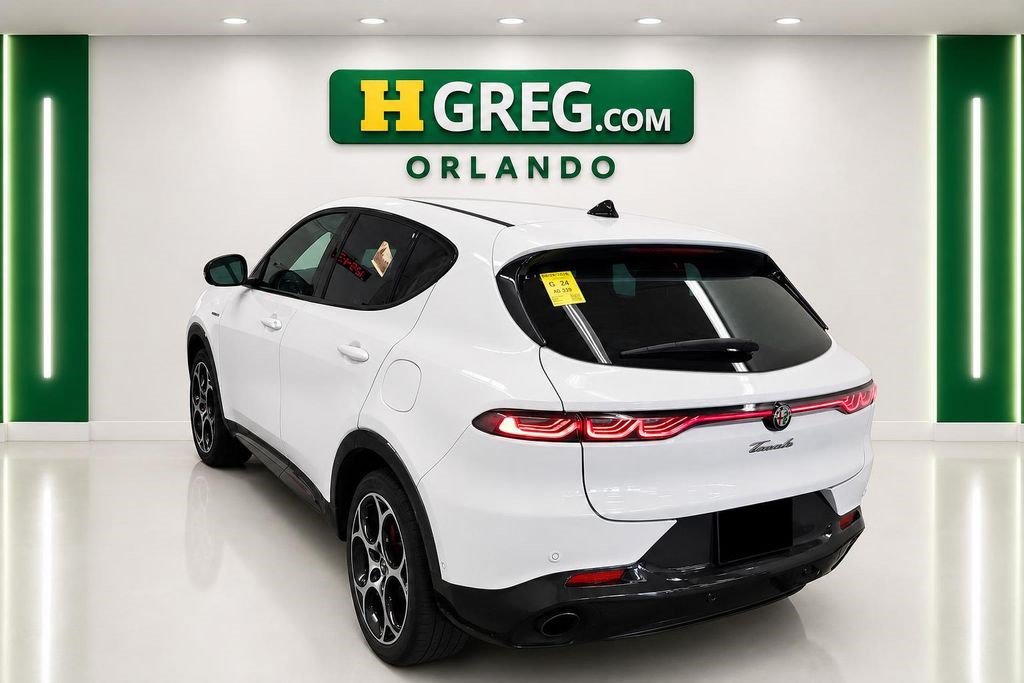Used 2024 Alfa Romeo Tonale Veloce AWD/4WD image 2