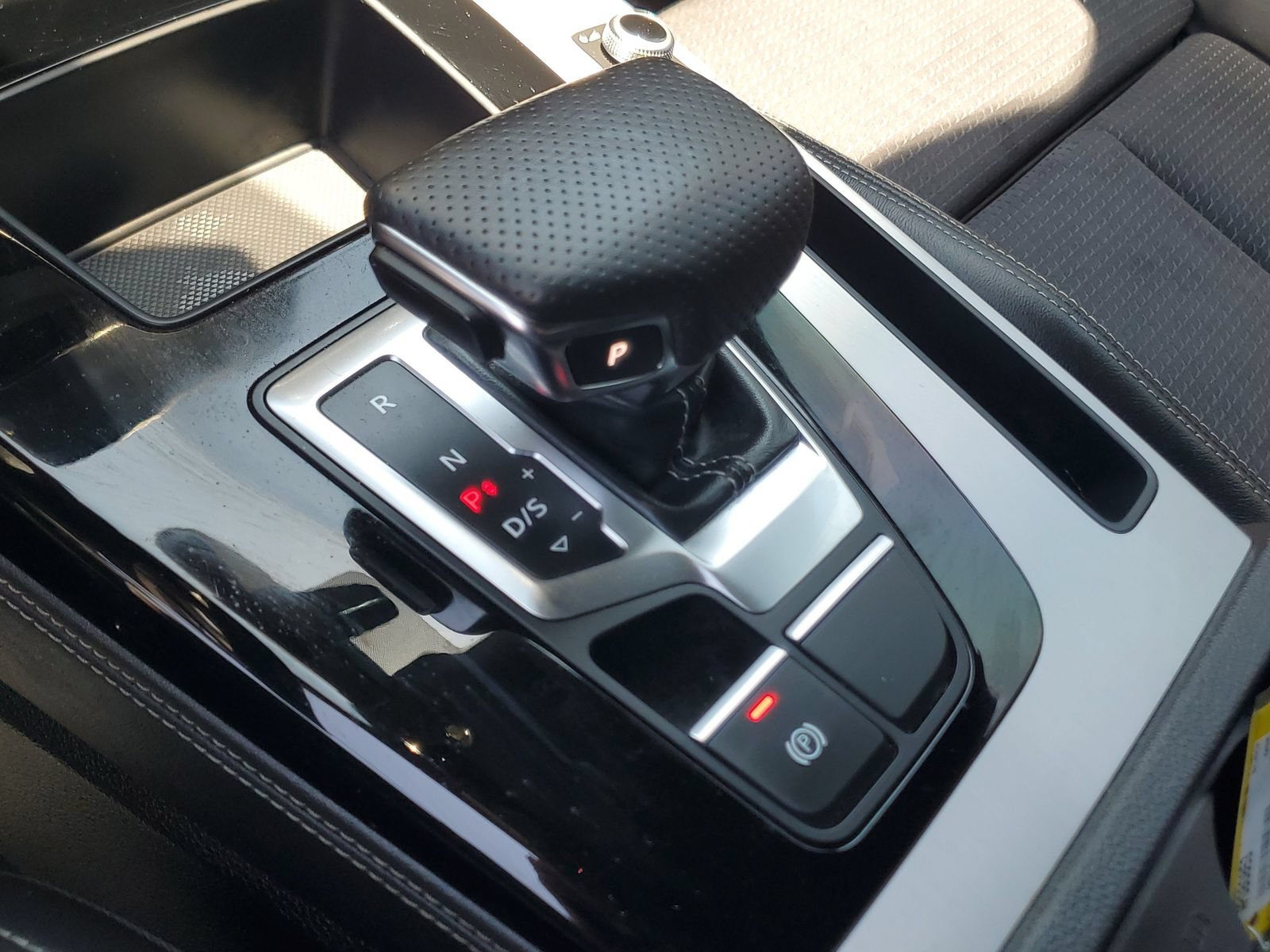 Used 2023 Audi Q5 e Premium Plus w/ Premium Plus Package AWD/4WD image 32
