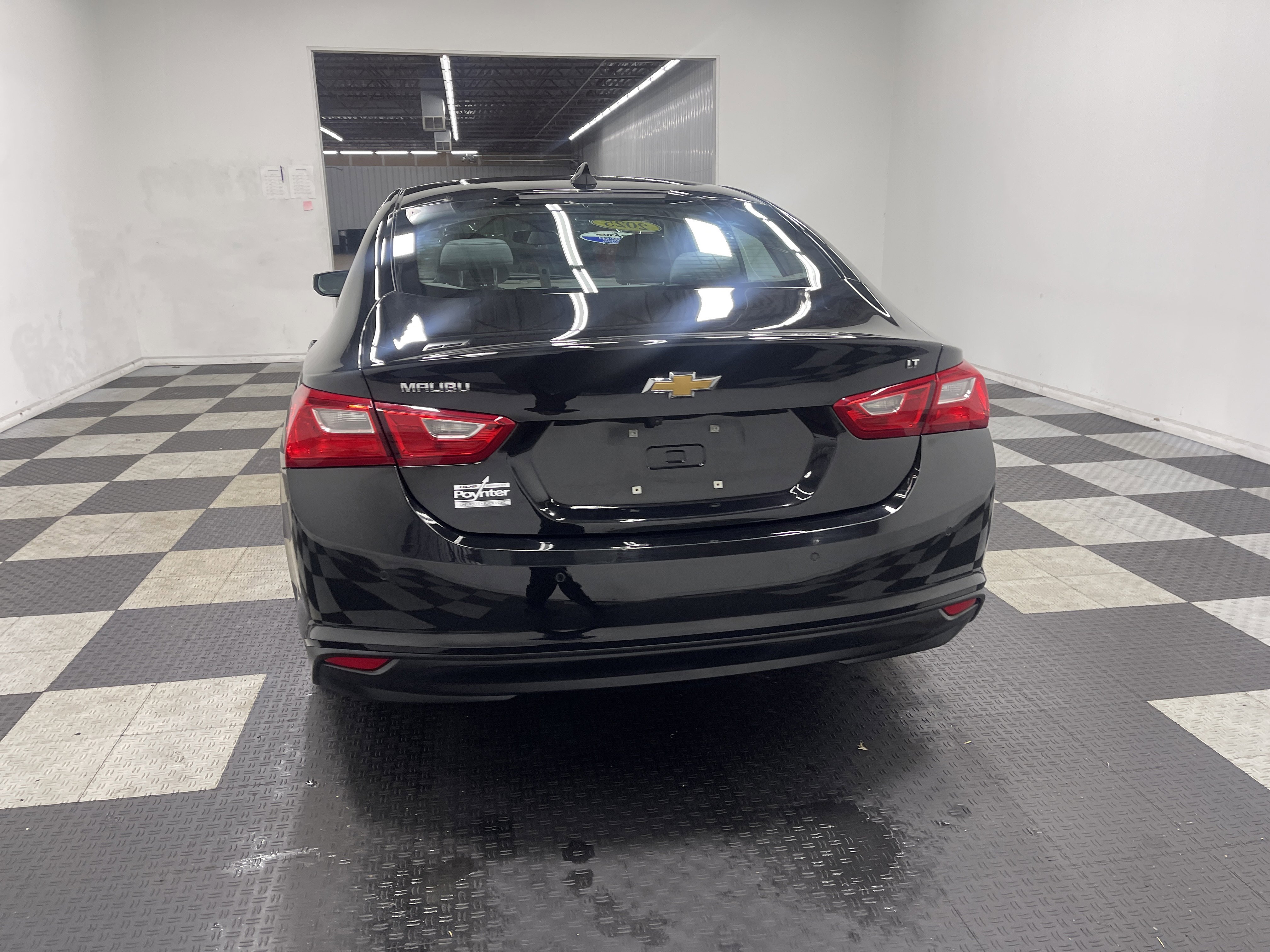 Used 2025 Chevrolet Malibu LT image 3