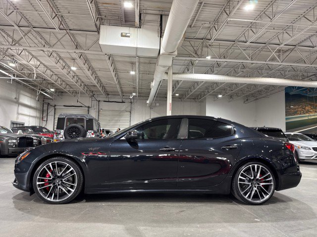 Used 2022 Maserati Ghibli Trofeo image 36