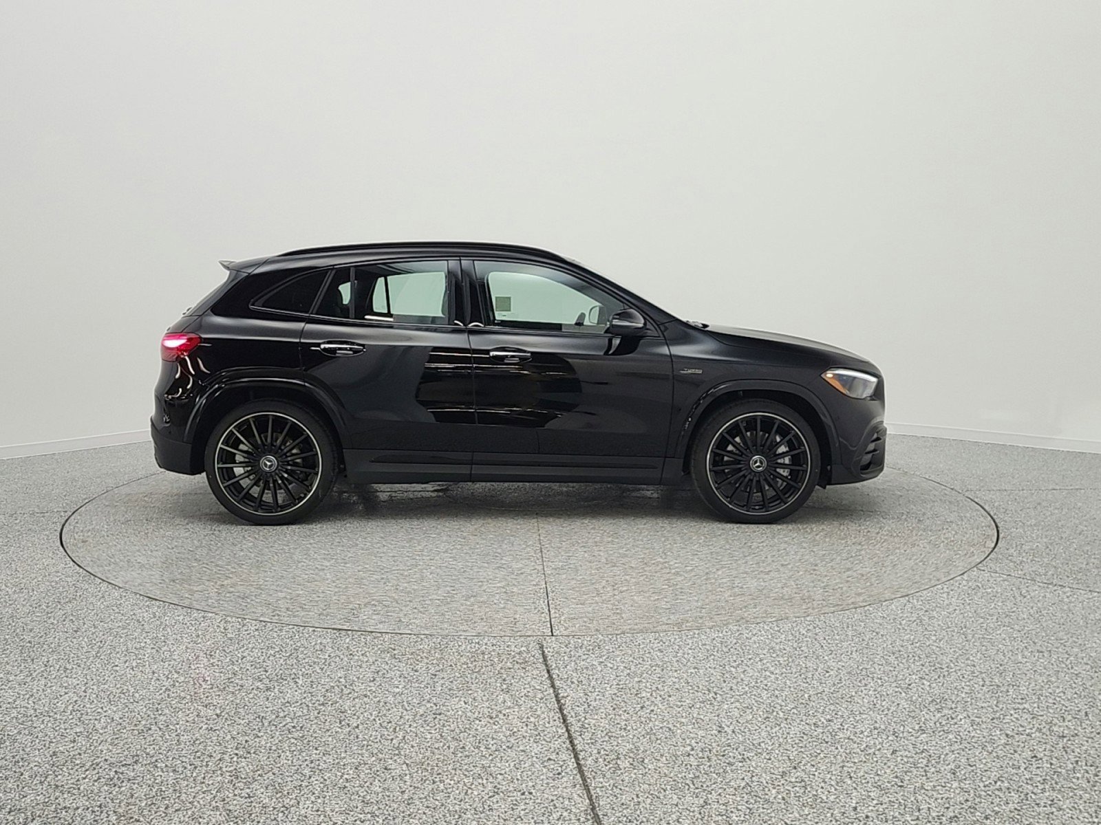 New 2026 Mercedes-Benz GLA 35 AMG 4MATIC image 4