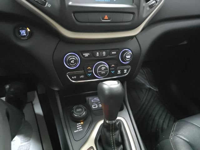 Used 2015 Jeep Cherokee Limited w/ Luxury Group image 20