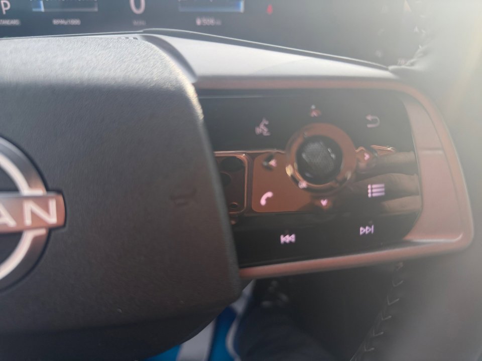 Used 2025 Nissan Murano SV image 23