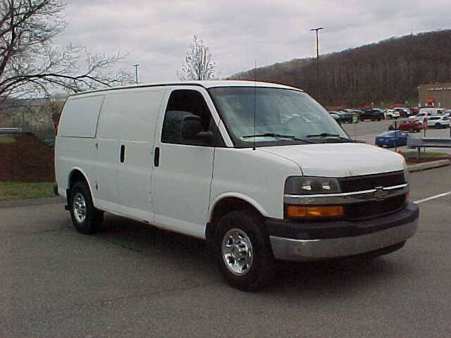 Used 2013 Chevrolet Express 3500 w/ Express Access Plus Package RWD image 3