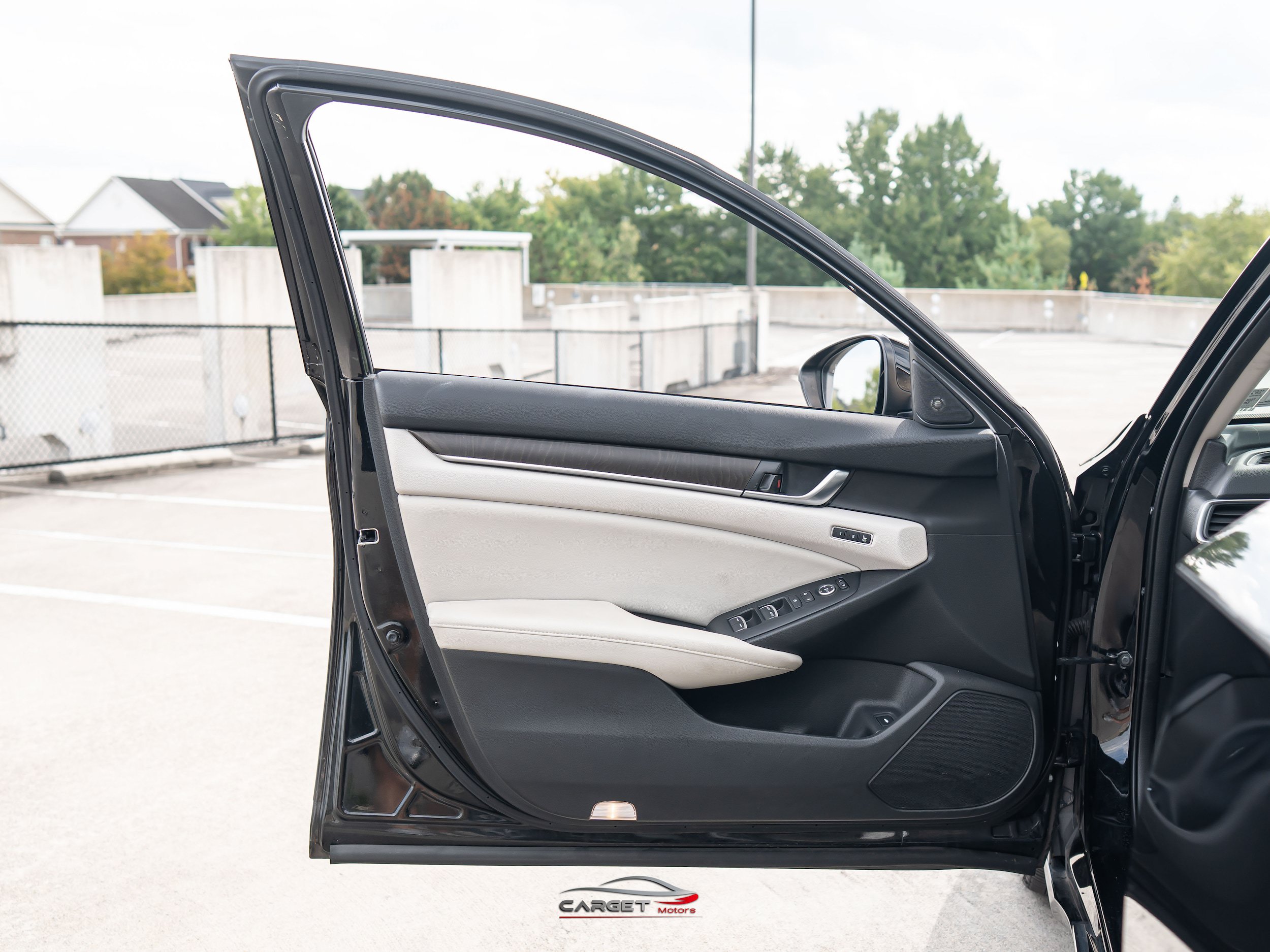 Used 2018 Honda Accord Touring image 42