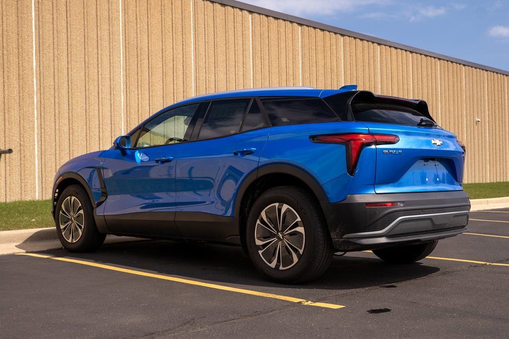 New 2025 Chevrolet Blazer EV LT w/ Super Cruise Package AWD/4WD image 6