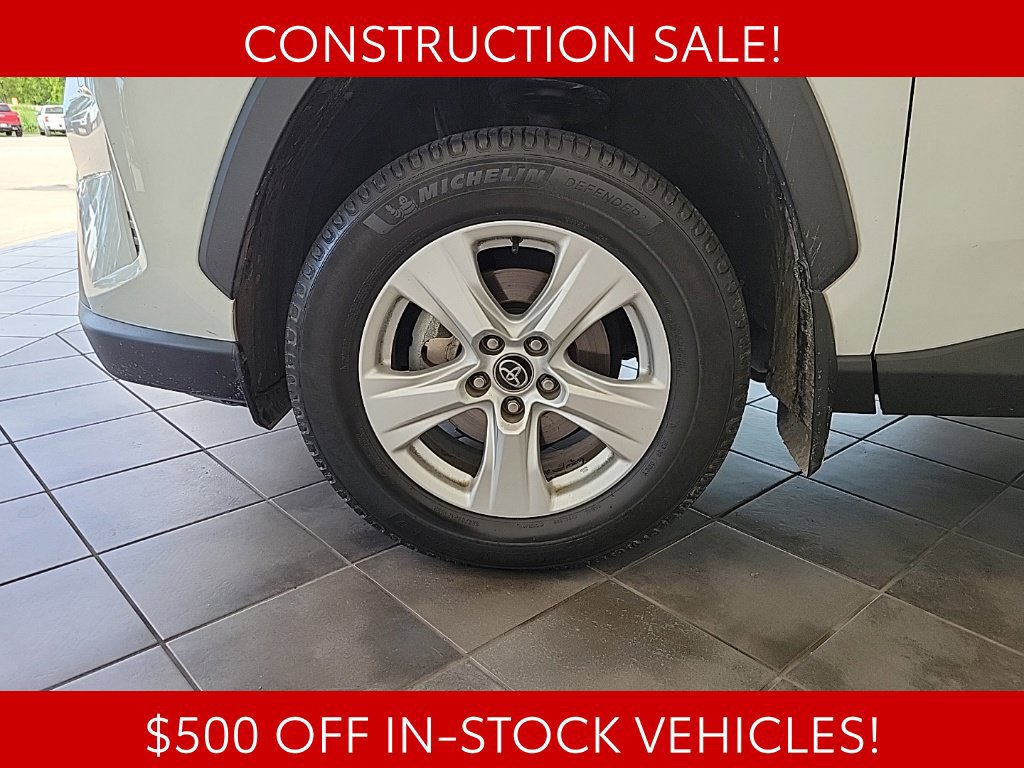 Used 2021 Toyota RAV4 XLE AWD/4WD image 15