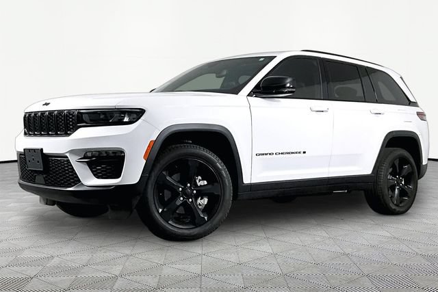 Used 2024 Jeep Grand Cherokee Limited w/ Black Appearance Package RWD image 1