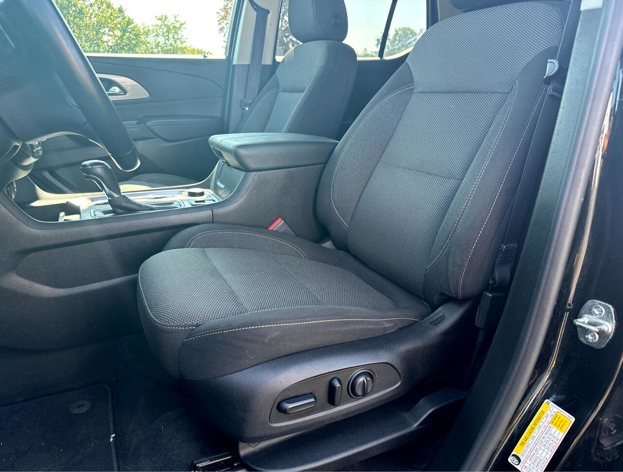 Used 2019 Chevrolet Traverse LT image 15
