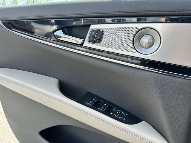 Certified 2023 Lincoln Nautilus Reserve w/ Equipment Group 202A image 31