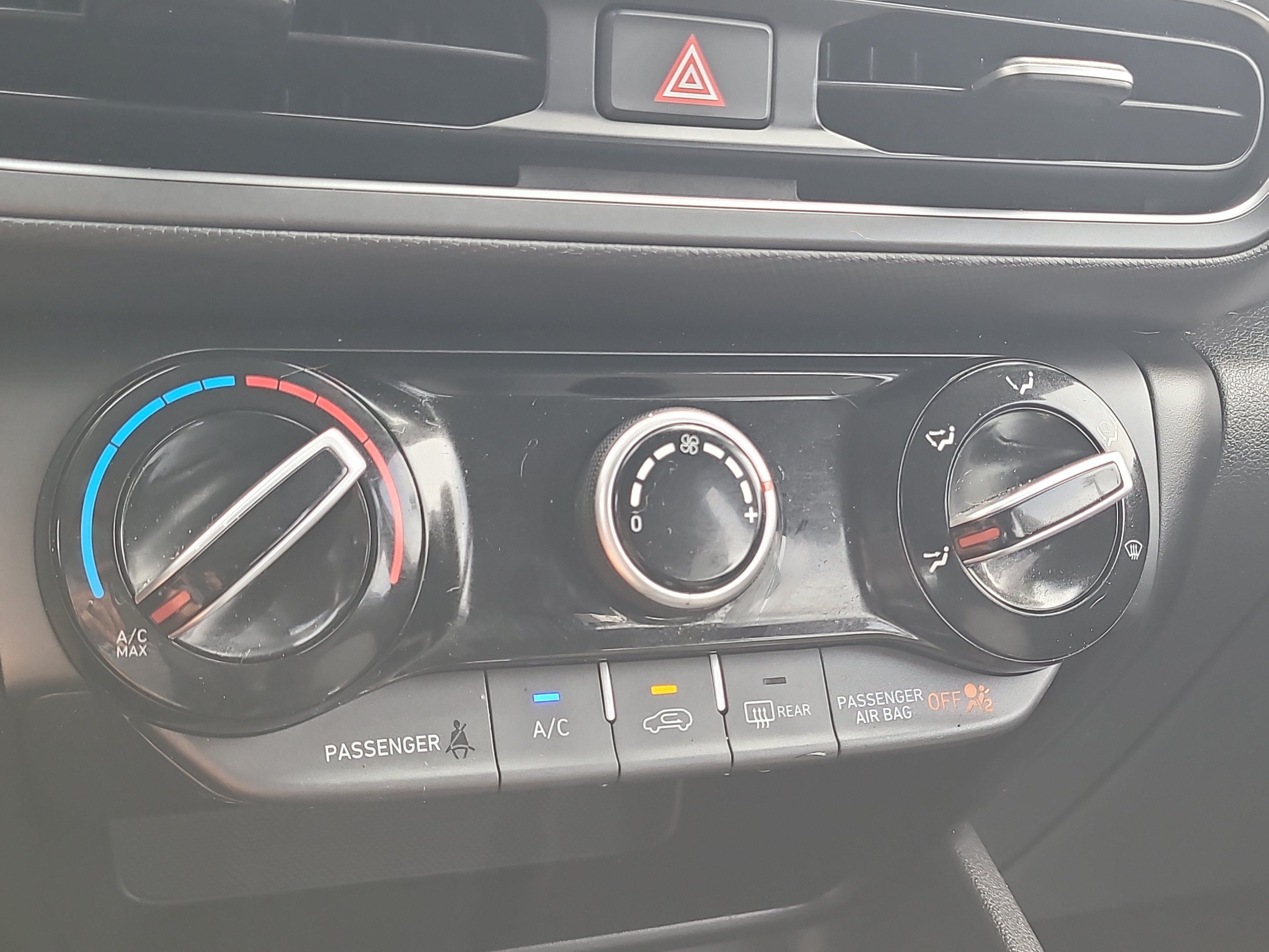 Used 2022 Hyundai Kona SE FWD image 23