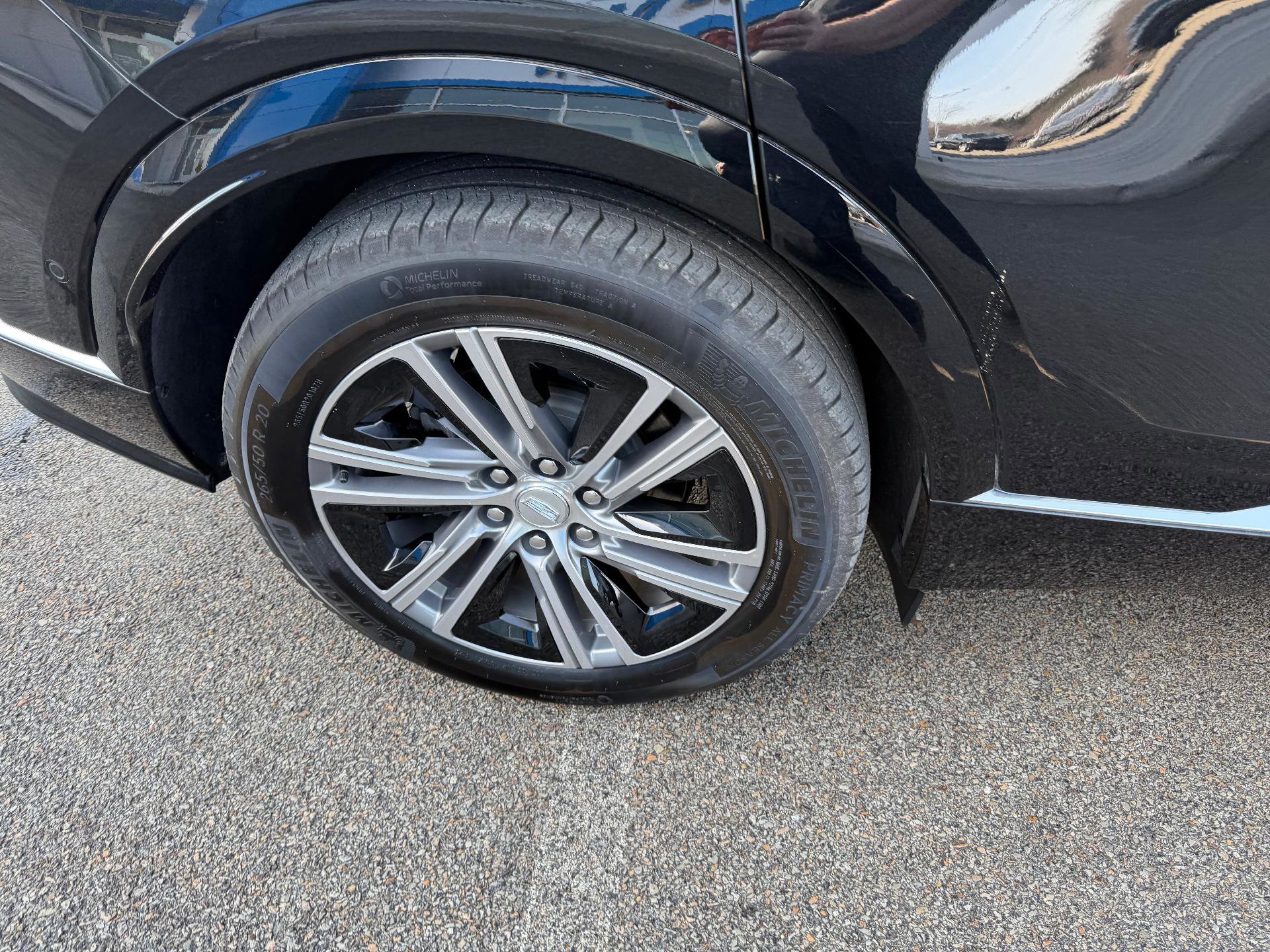 Used 2024 Cadillac Lyriq Luxury w/ LPO, Floor Liner Package image 10