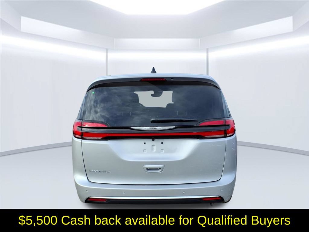 New 2026 Chrysler Pacifica Select FWD image 5
