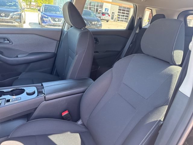Used 2023 Nissan Rogue S AWD/4WD image 21