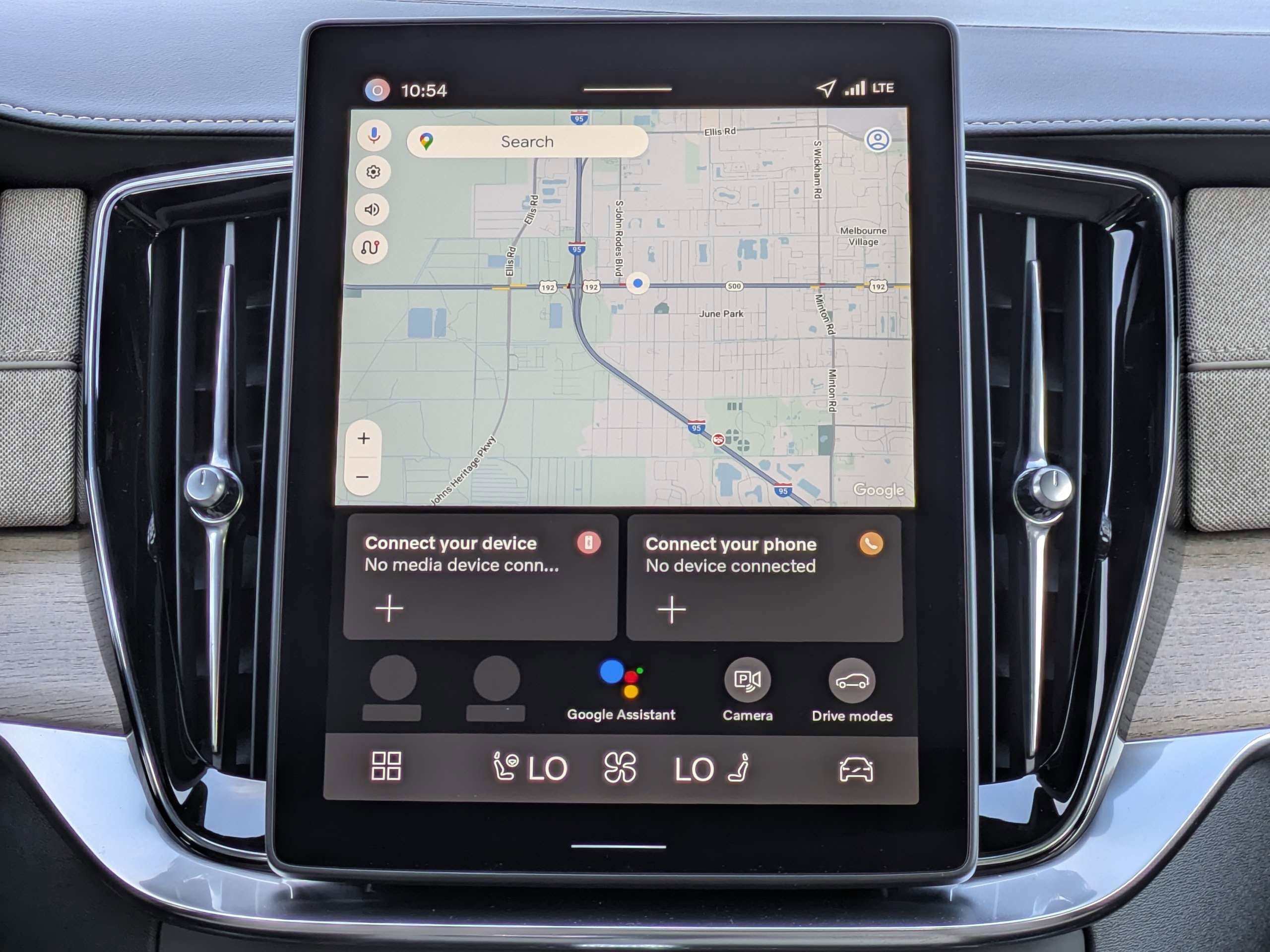 New 2026 Volvo XC90 B6 Plus w/ Protection Package Premier image 19