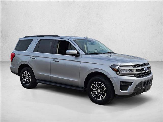 Used 2024 Ford Expedition XLT AWD/4WD image 3