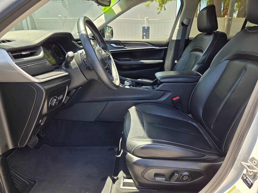 Used 2022 Jeep Grand Cherokee Limited AWD/4WD image 14