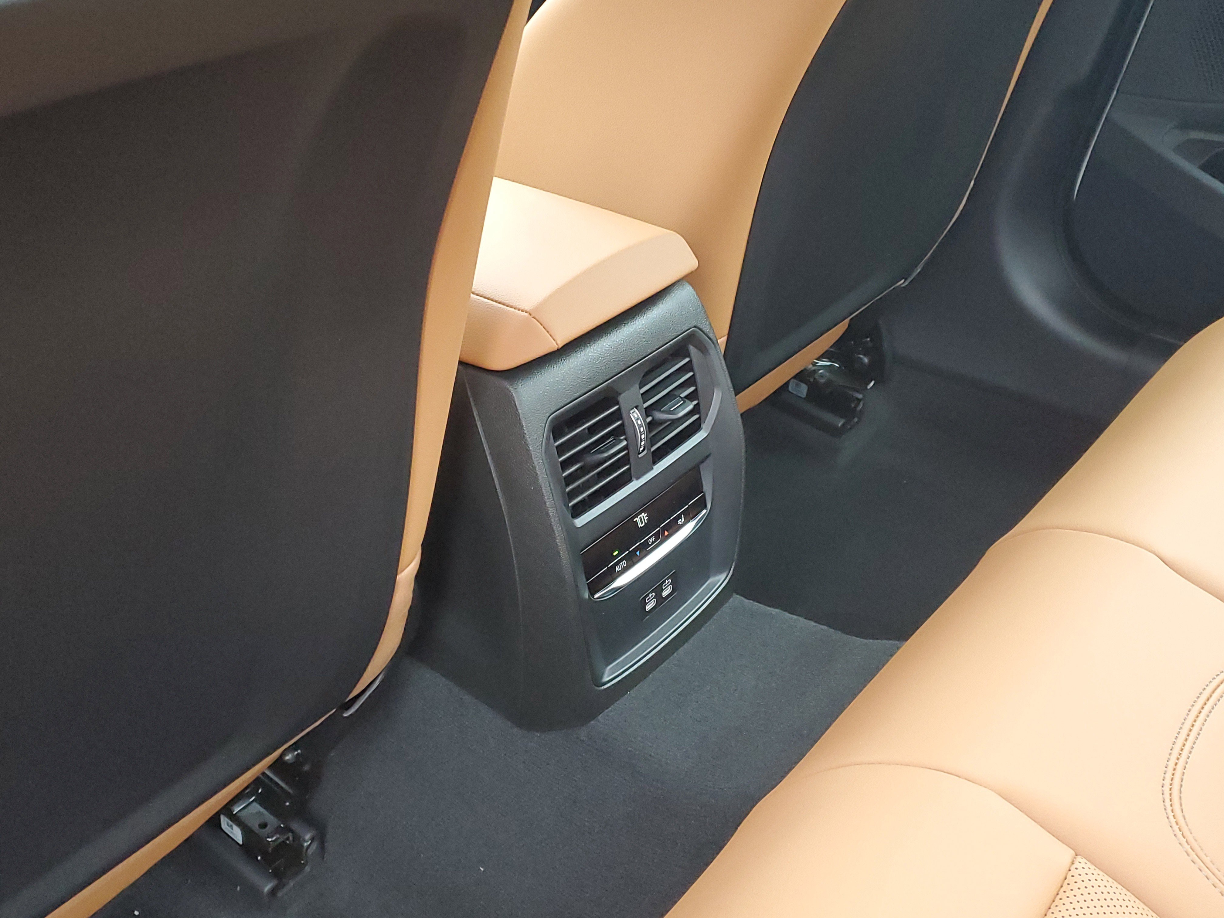 New 2026 BMW 330i xDrive Sedan w/ Convenience Package image 25