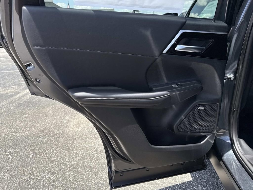 New 2026 Mitsubishi Outlander LE FWD image 11