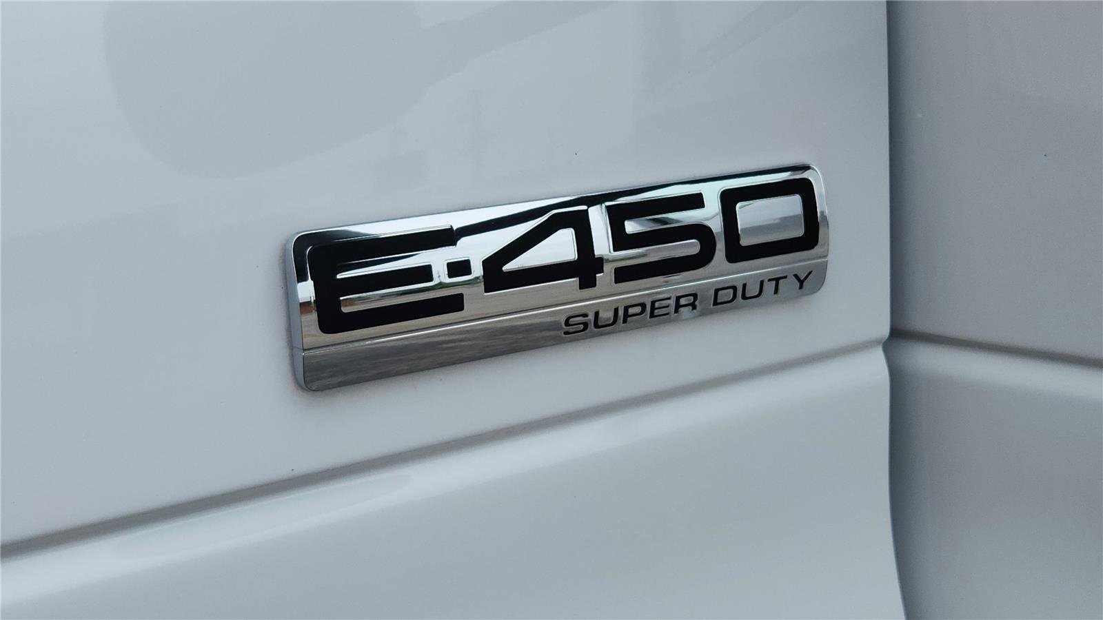 Used 2022 Ford E-450 and Econoline 450 Super Duty RWD image 12