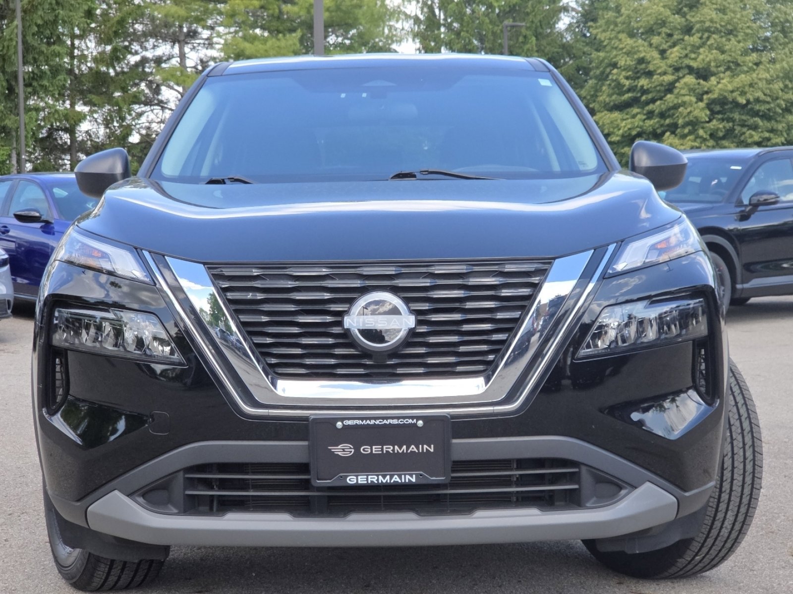 Used 2023 Nissan Rogue S AWD/4WD image 10