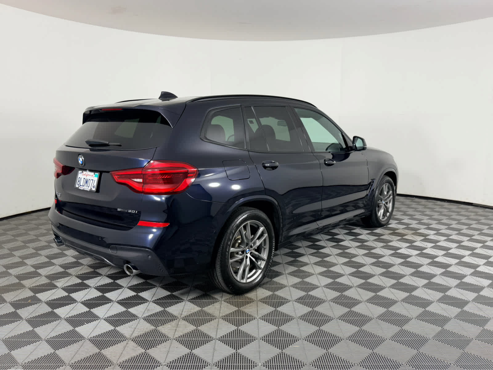 Used 2019 BMW X3 sDrive30i w/ M Sport Package 2 RWD image 3