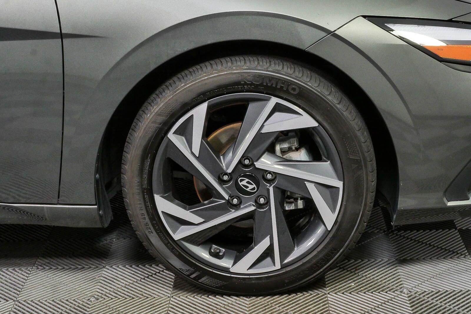 Certified 2025 Hyundai Elantra Sport FWD image 35